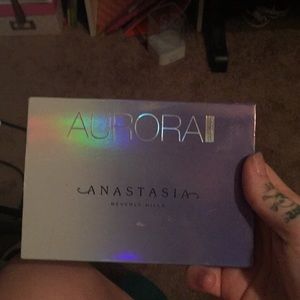 Anastasia Beverly Hills aurora glow kit